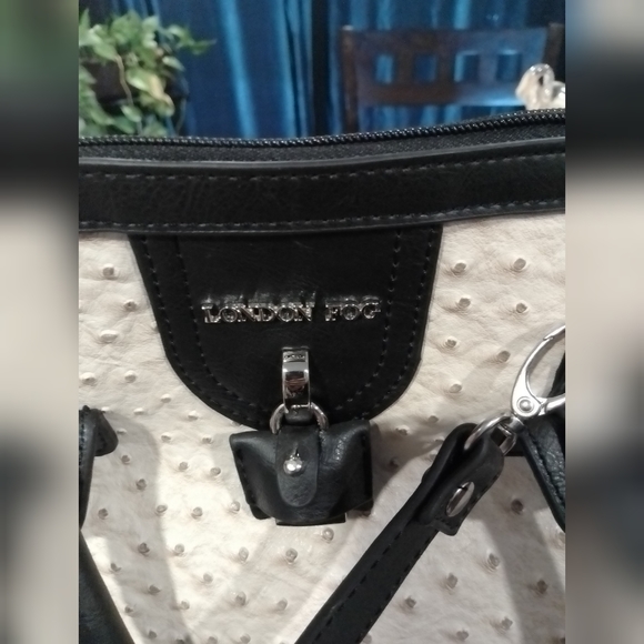 *SOLD*New London Fog Leather Handbag Ostrich - Picture 2 of 5